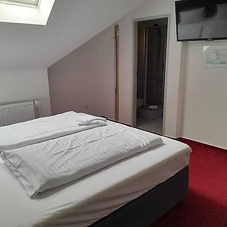 Deutsches Haus Hotel 3*