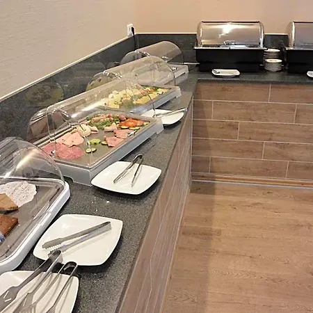 Hotel Deutsches Haus 3*