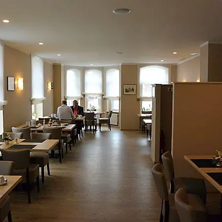 Hotel Deutsches Haus 3*