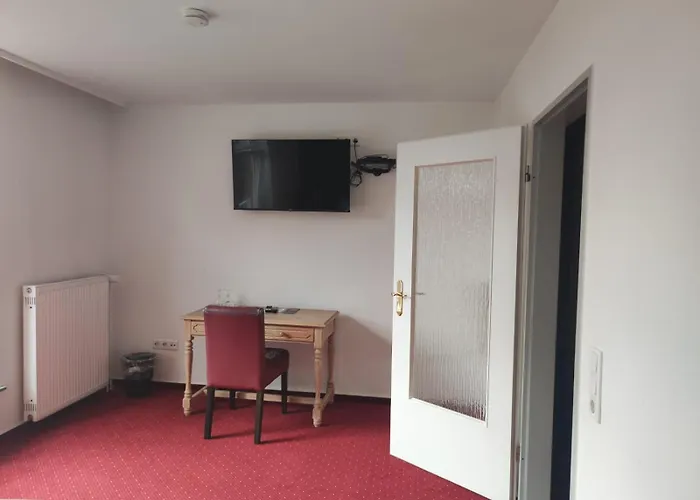 Deutsches Haus מלון