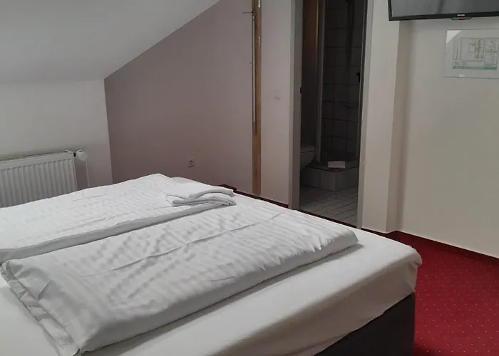 Deutsches Haus Hotel 3*